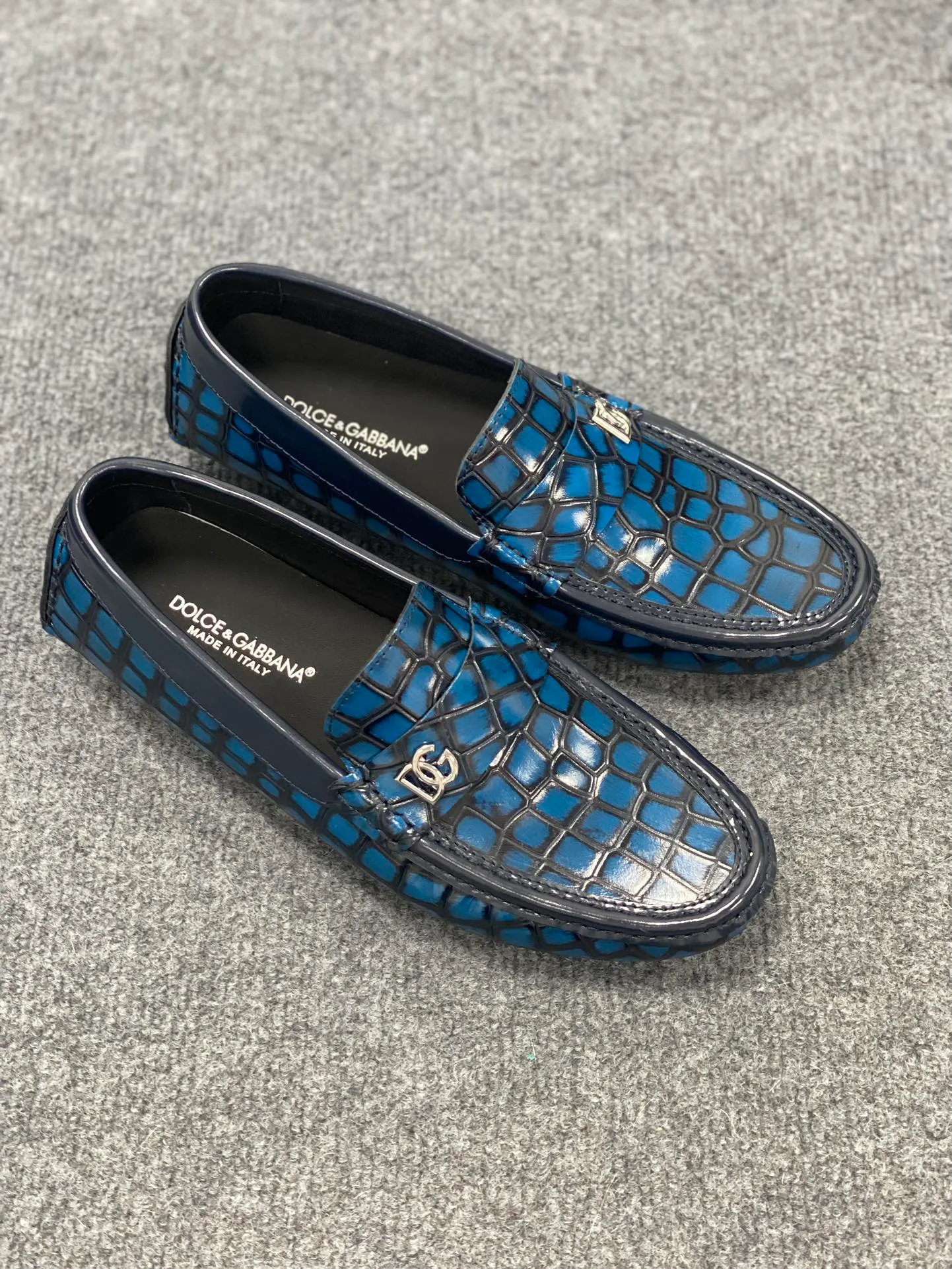 Men's Men's Shoes Men's Men's Shoes 💰700 new style "DG Duban Spring New Casual Driving Shoes" latest hot style, top brand luxury ~ purchasing agency, top quality ~.  The upper is made of imported original cowhide with fine workmanship. The original stylish and stylish soft rubber wear-resistant and non-slip outsole is light and comfortable on the feet. The real thing looks better in real life, 38-45